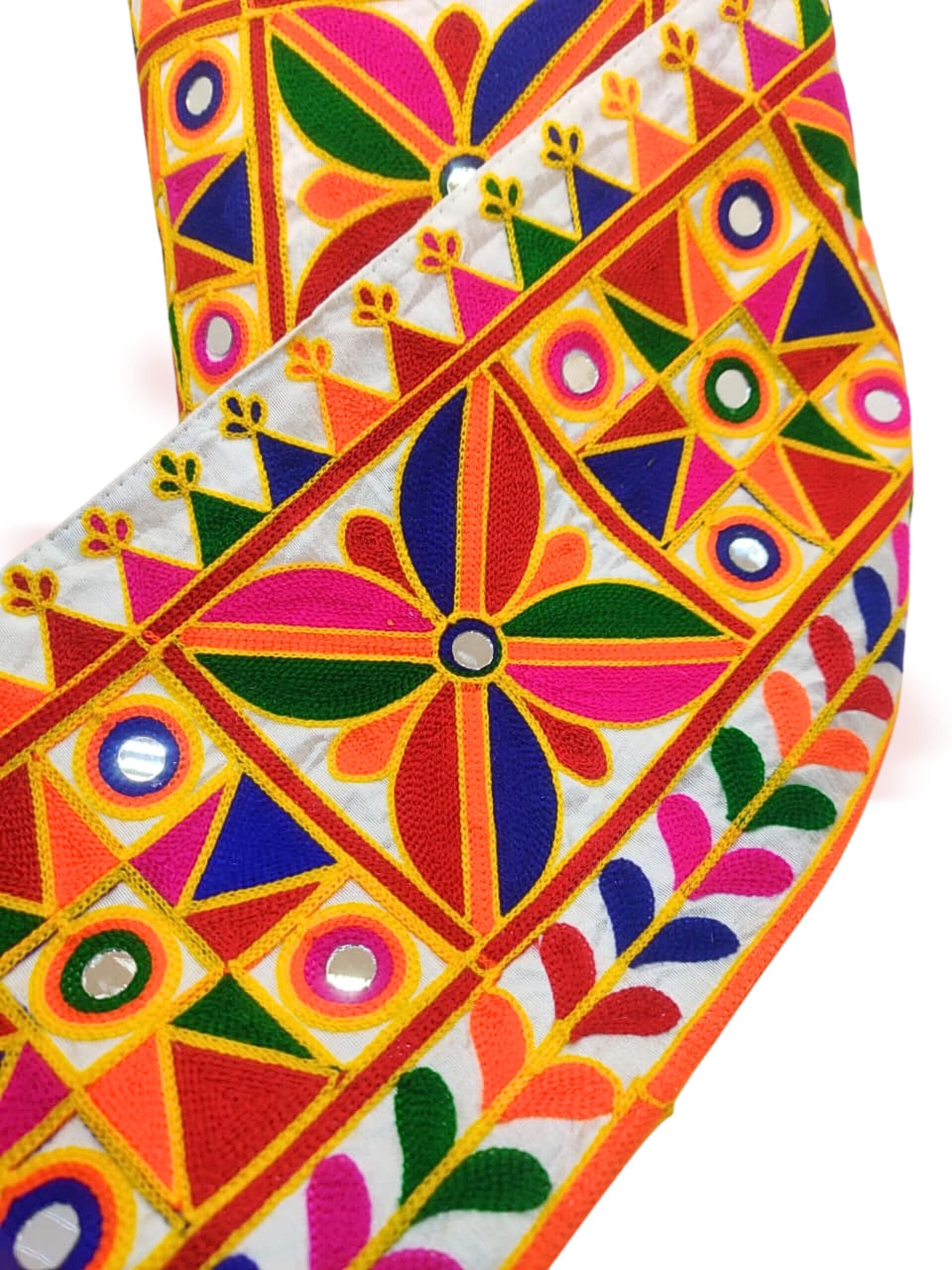 Kutchi Traditional Mirror Work Lace (3)